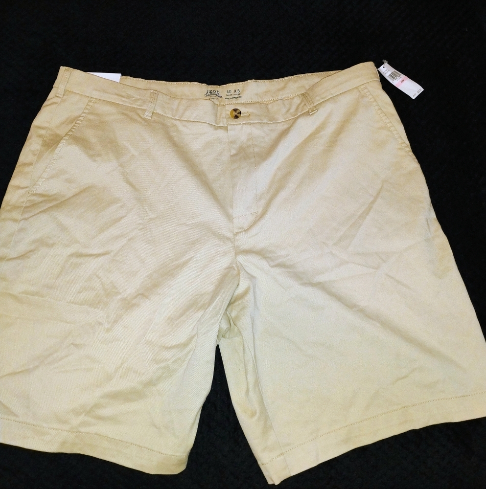 MEN'S IZOD SALTWATER CHINO SHORTS SIZE 40 X 9.5 INSEAM BRAND NEW
